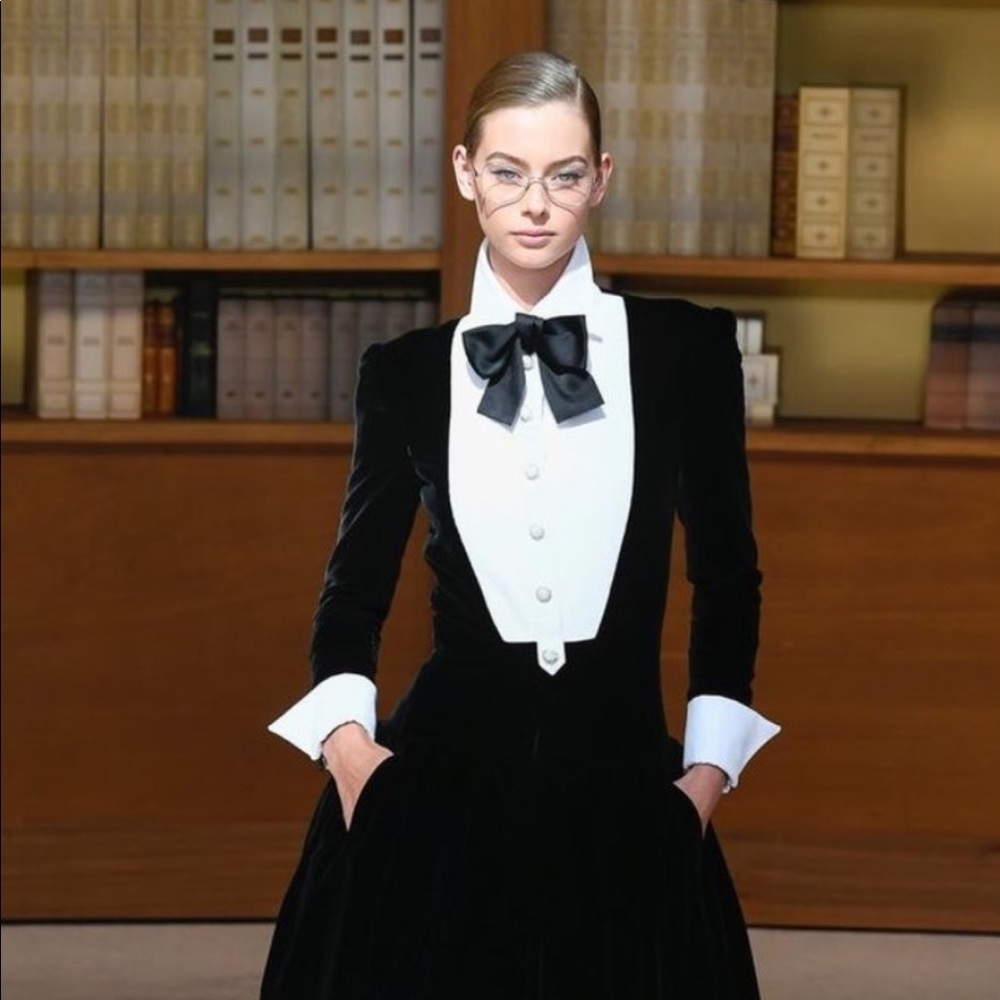 Meet your Posher, Chloe